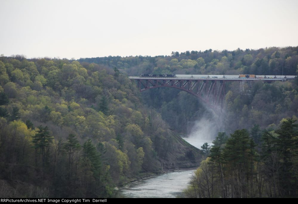 NS 4222 leads 310 0ver the Genesee arch bridge